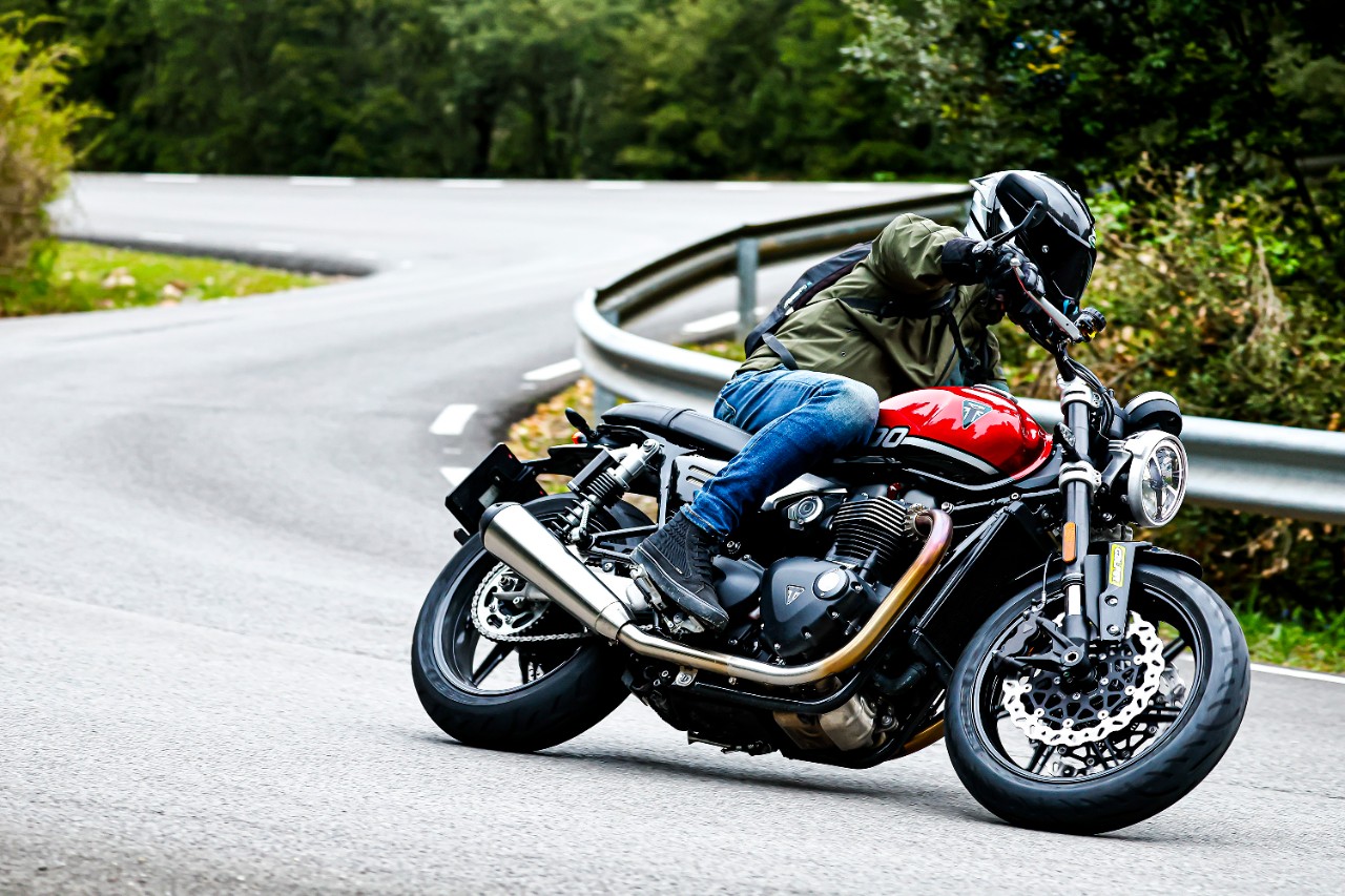 Guida all’omologazione ECE R90: cosa significa (davvero) quando cambiamo i freni